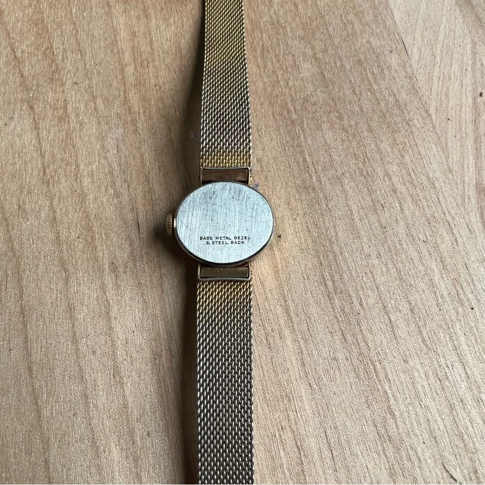 Vintage Timex ladies oval gold tone mechanical watch